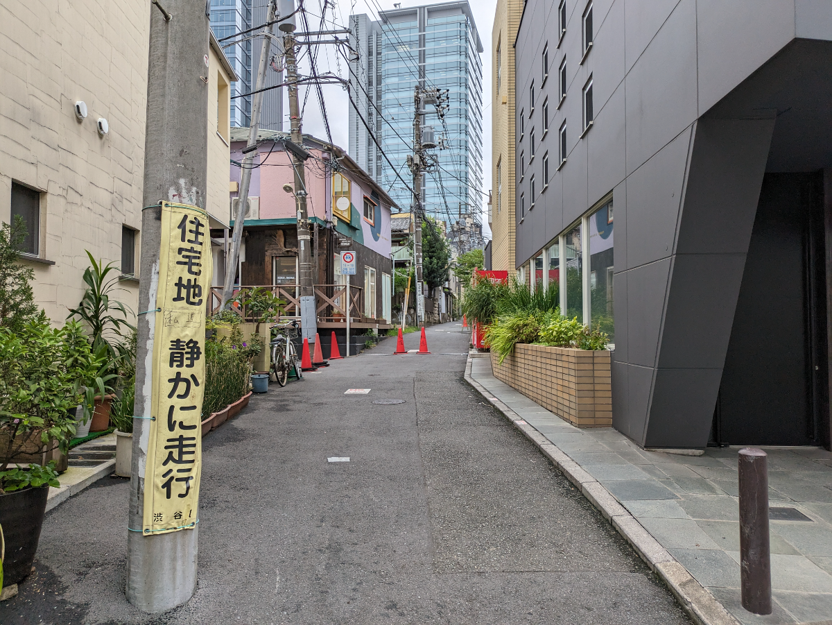 v20250427010206/fresh/building/J00100428920_2