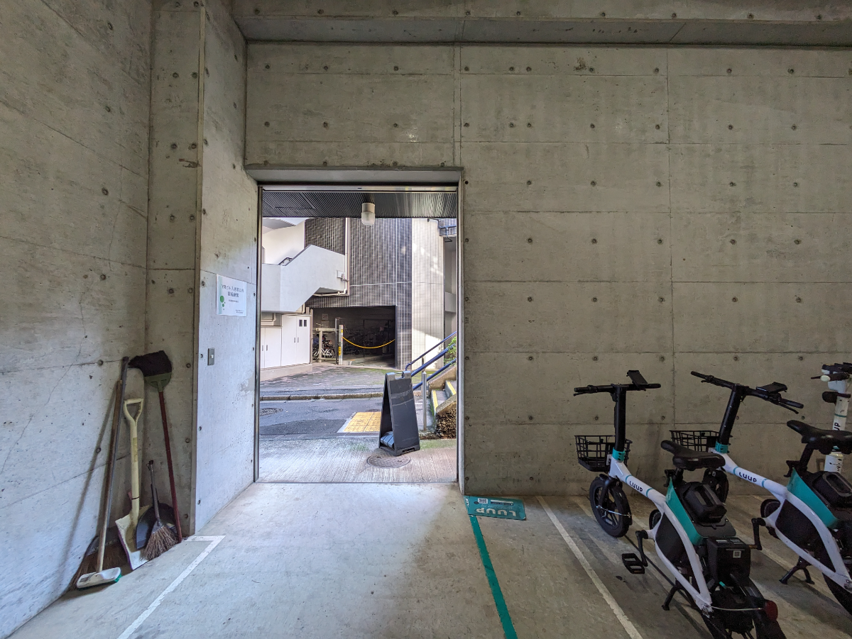 v20250427011159/fresh/building/J00100512258_16