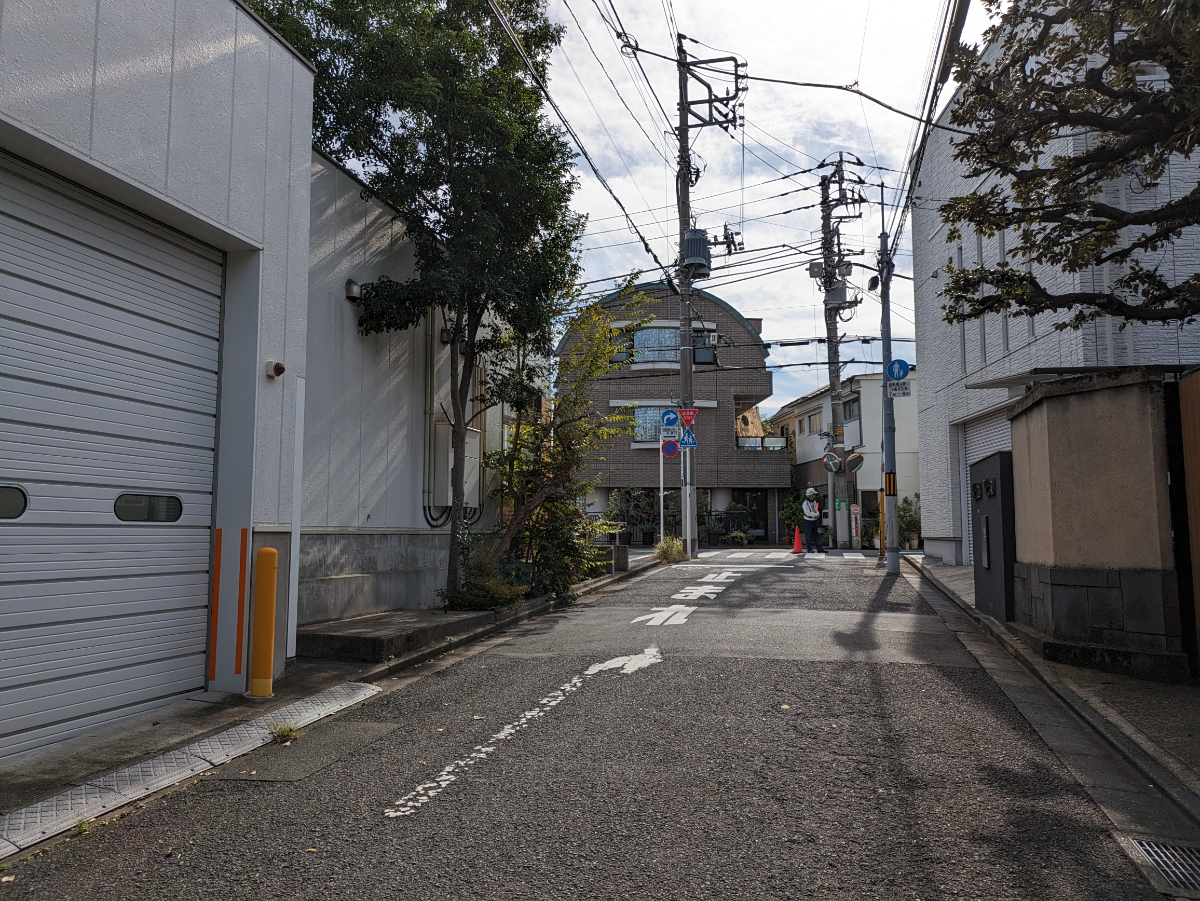 v20250427011159/fresh/building/J00100608718_9