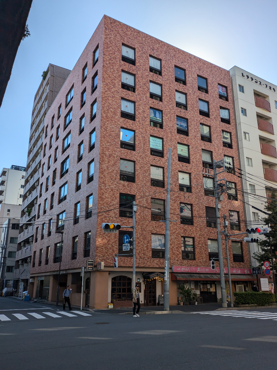 v20250427023127/fresh/building/J00100380300_1