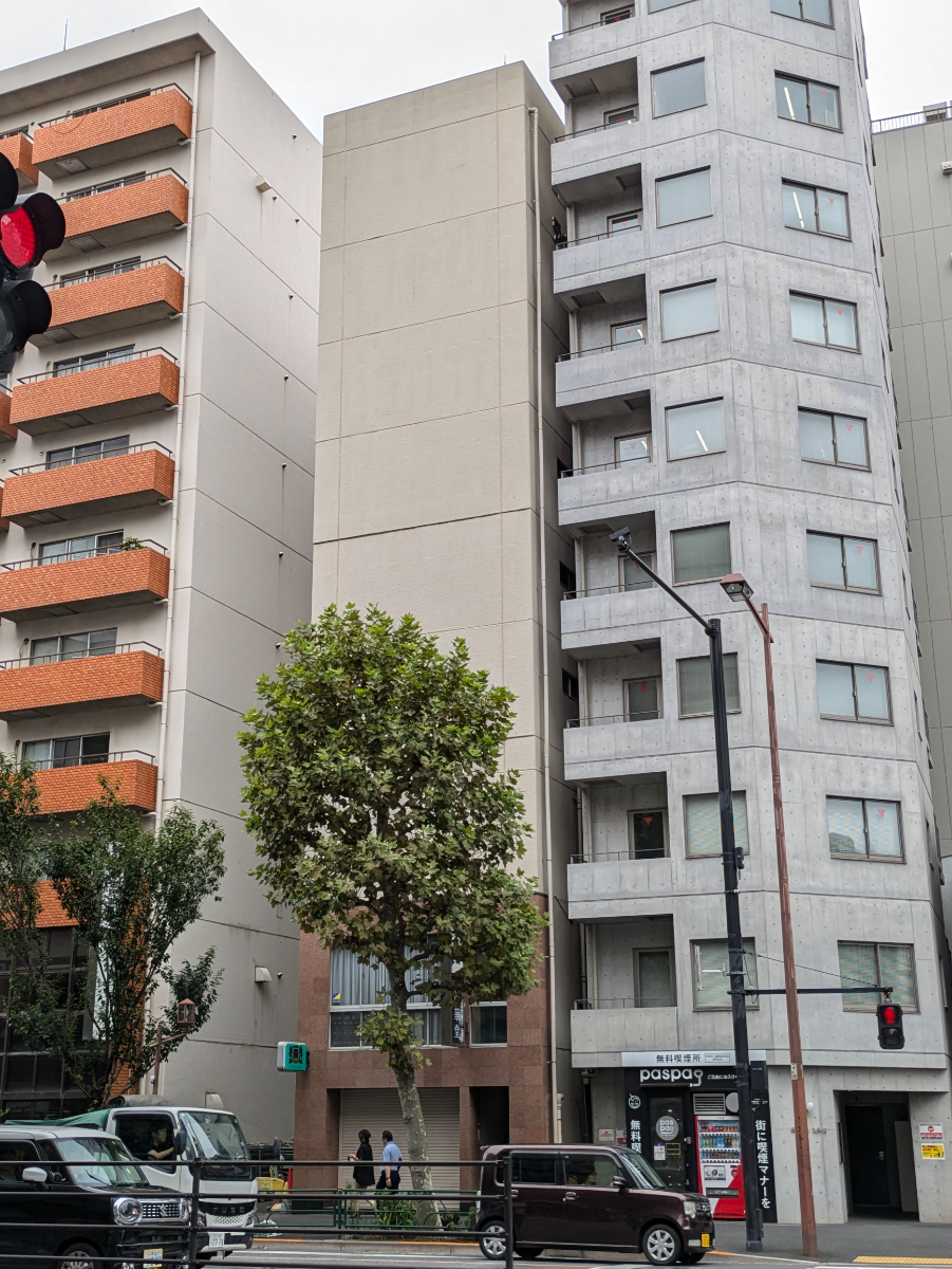 v20250601150545/fresh/building/J00100378824_5