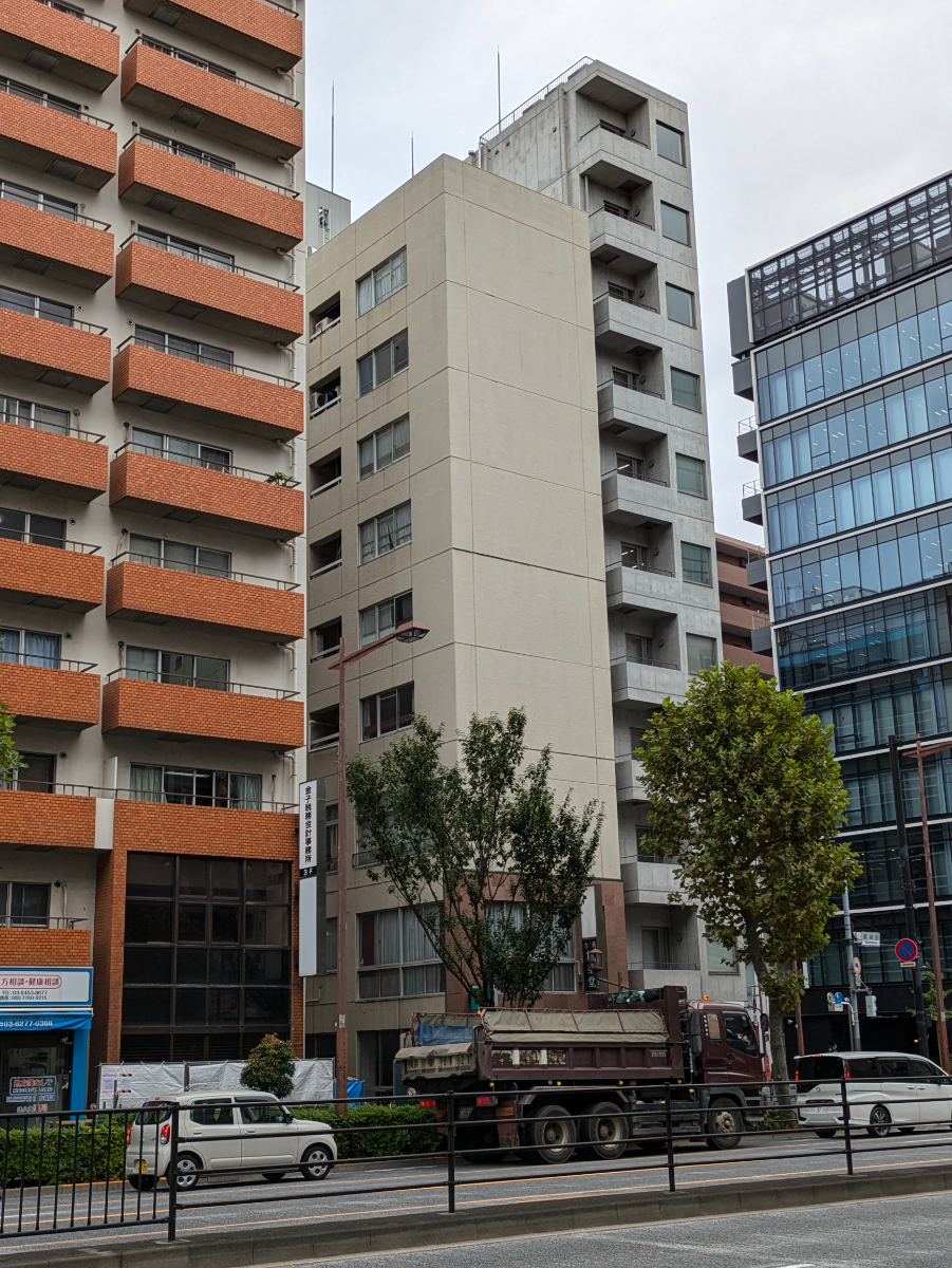 v20250601150545/fresh/building/J00100378824_6
