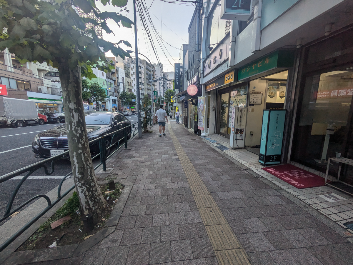 v20250601150545/fresh/building/J00100398220_10