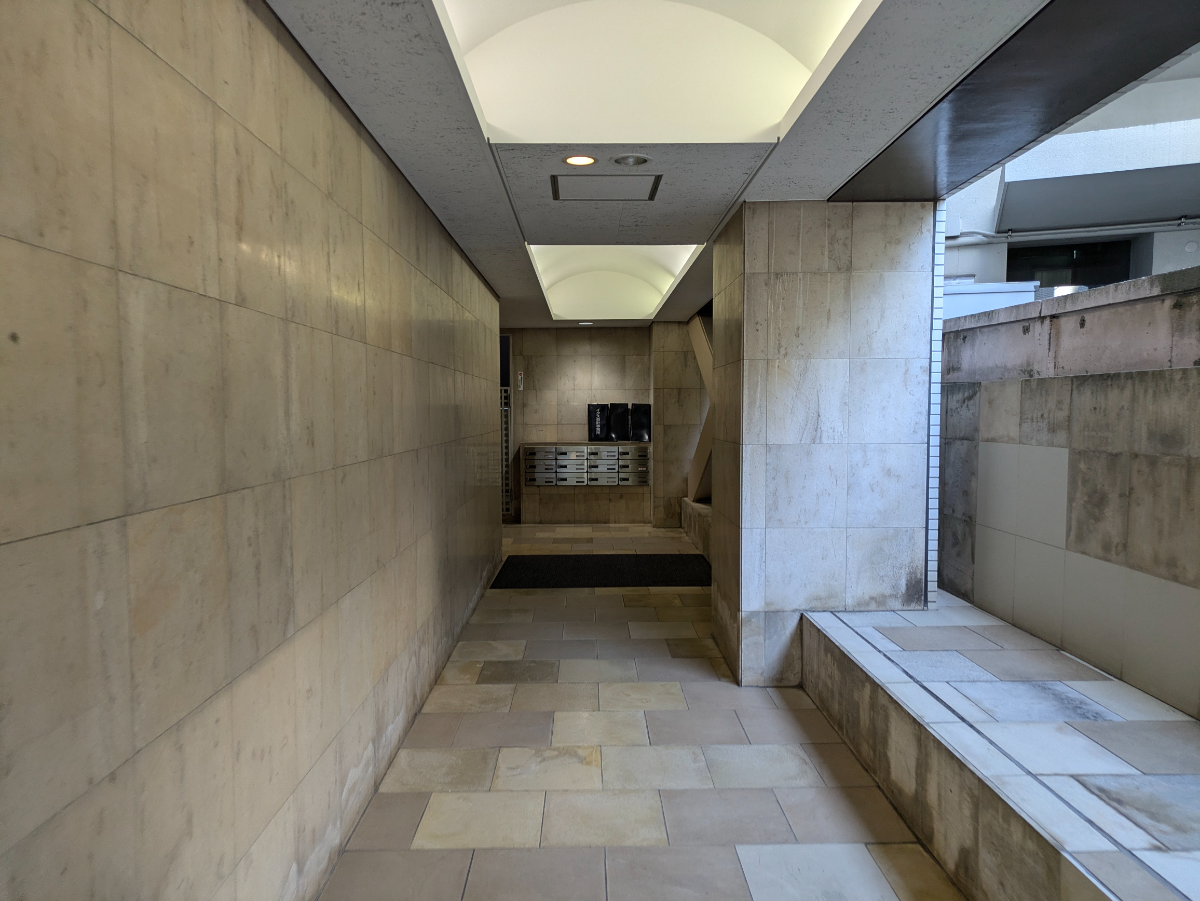 v20250609150705/fresh/building/J00100384306_16