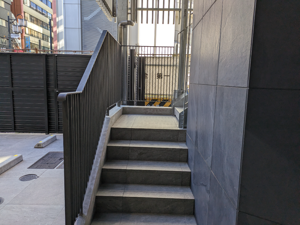 v20250609150705/fresh/building/J00100498844_12
