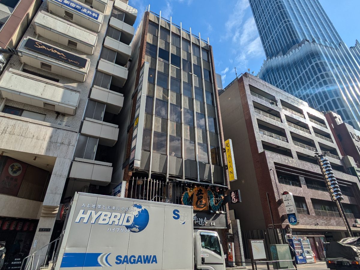 v20250611150815/fresh/building/J00100374999_12