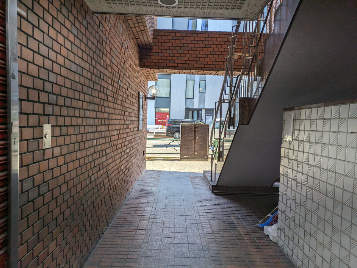 v20250611150815/fresh/building/J00100395921_9