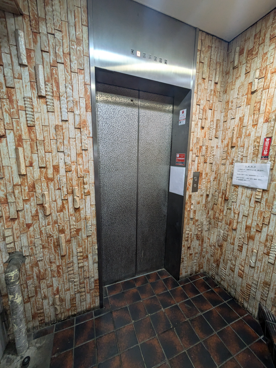 v20250611150815/fresh/building/J00100413803_4