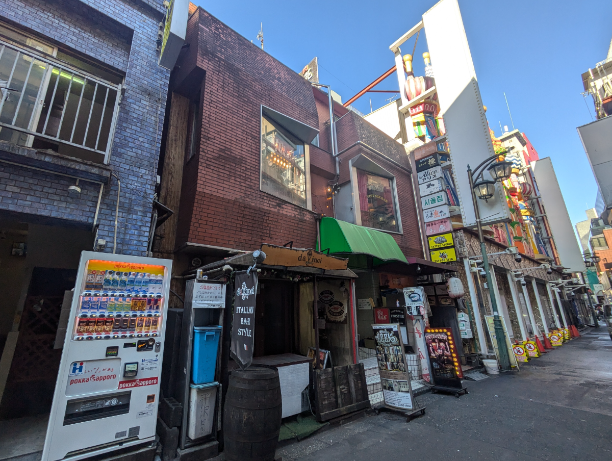 v20250612150701/fresh/building/J00100405898_6