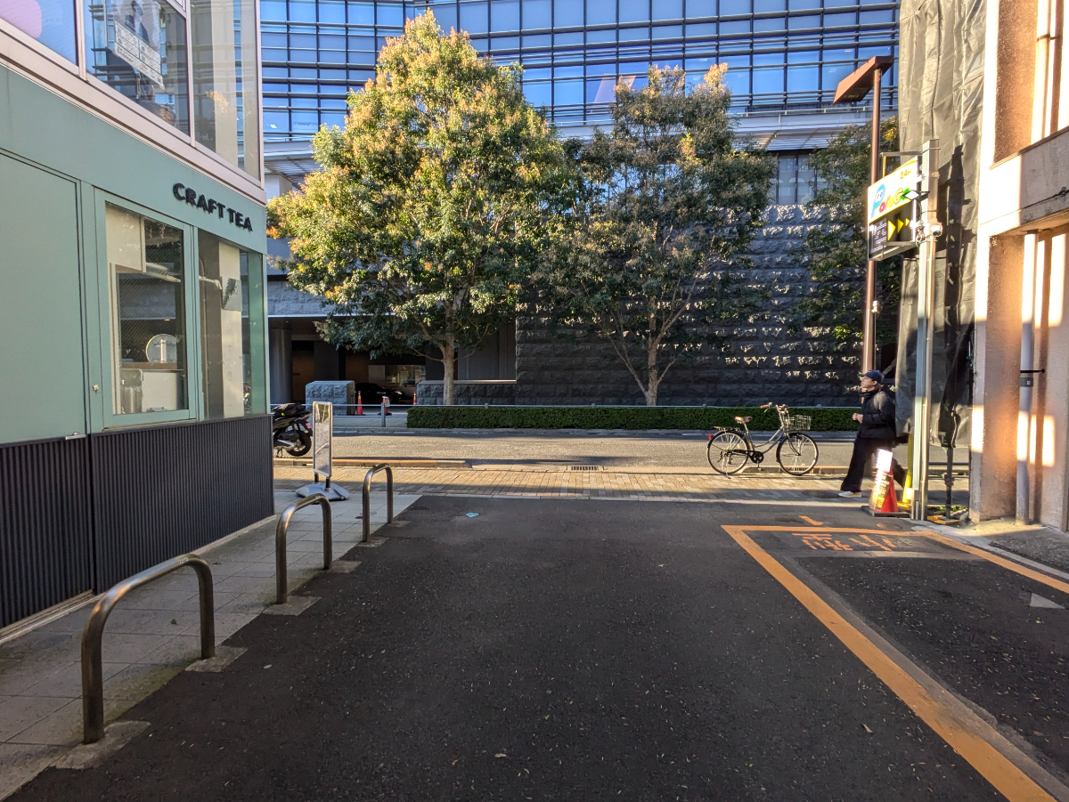 v20250612150701/fresh/building/J00100427323_9