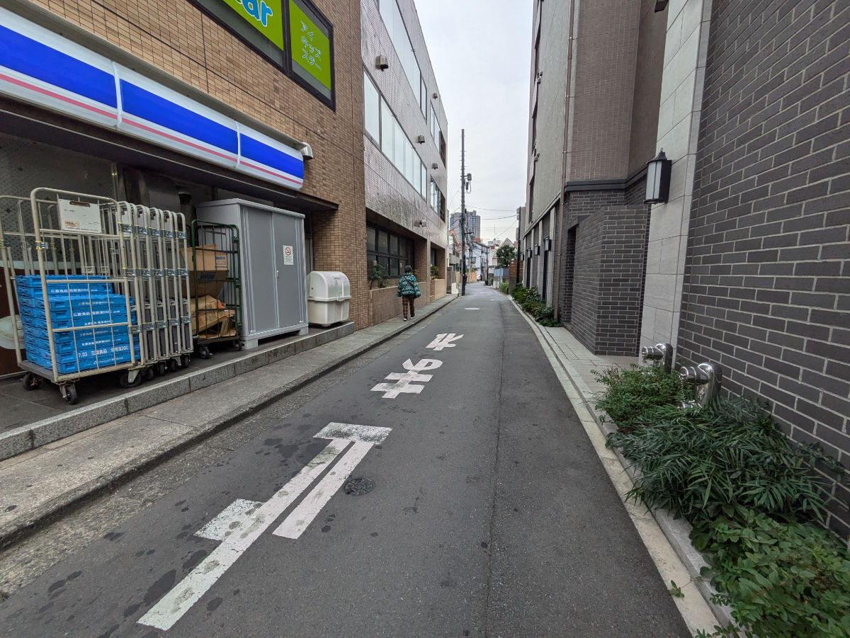 v20250614150551/fresh/building/J00100468298_14