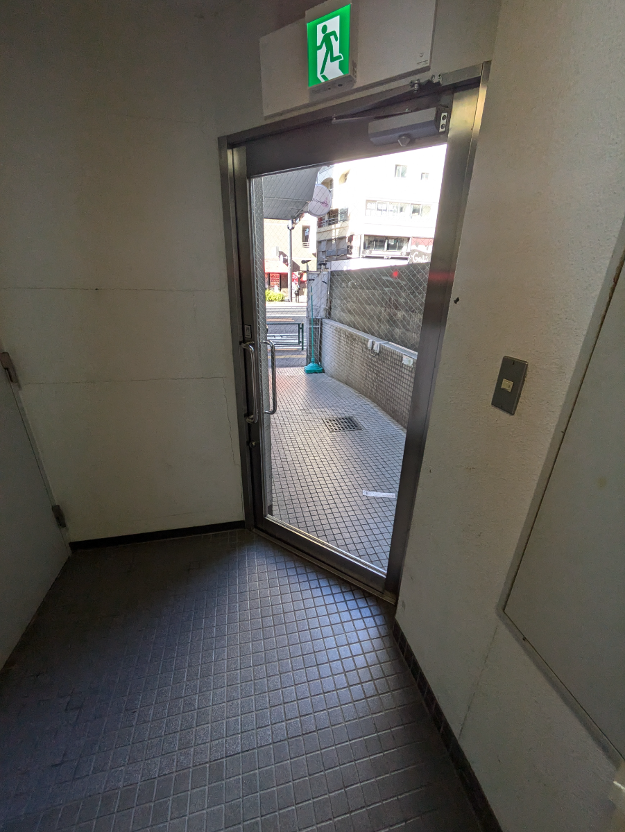 v20250622150557/fresh/building/J00100379295_9
