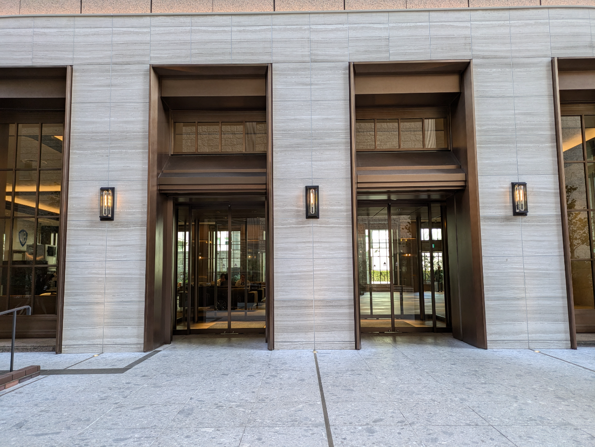 v20250826150703/fresh/building/J00100390282_64