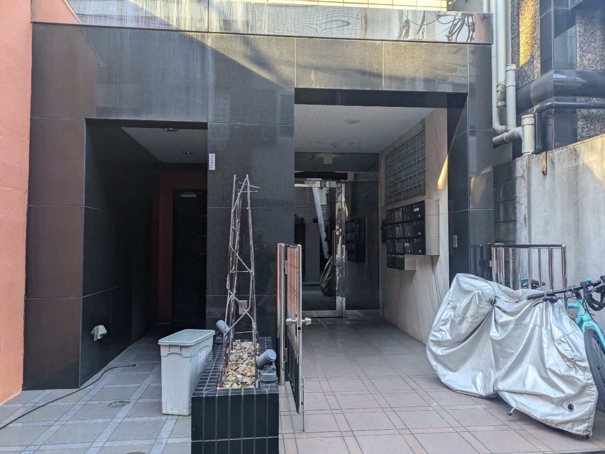 v20250904150707/fresh/building/J00100478946_3