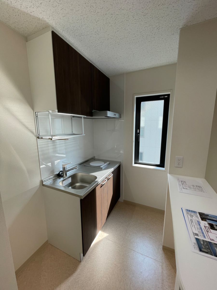 v20250913150703/fresh/building/J00100475735_12
