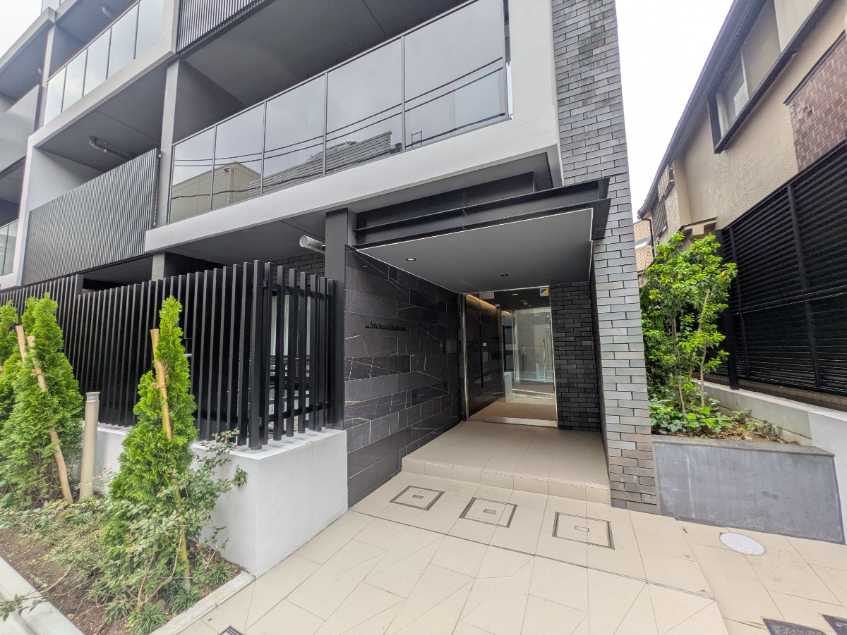 v20250913150703/fresh/building/J00100611610_3