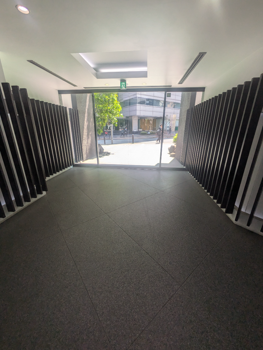 v20250918150711/fresh/building/J00100357834_9