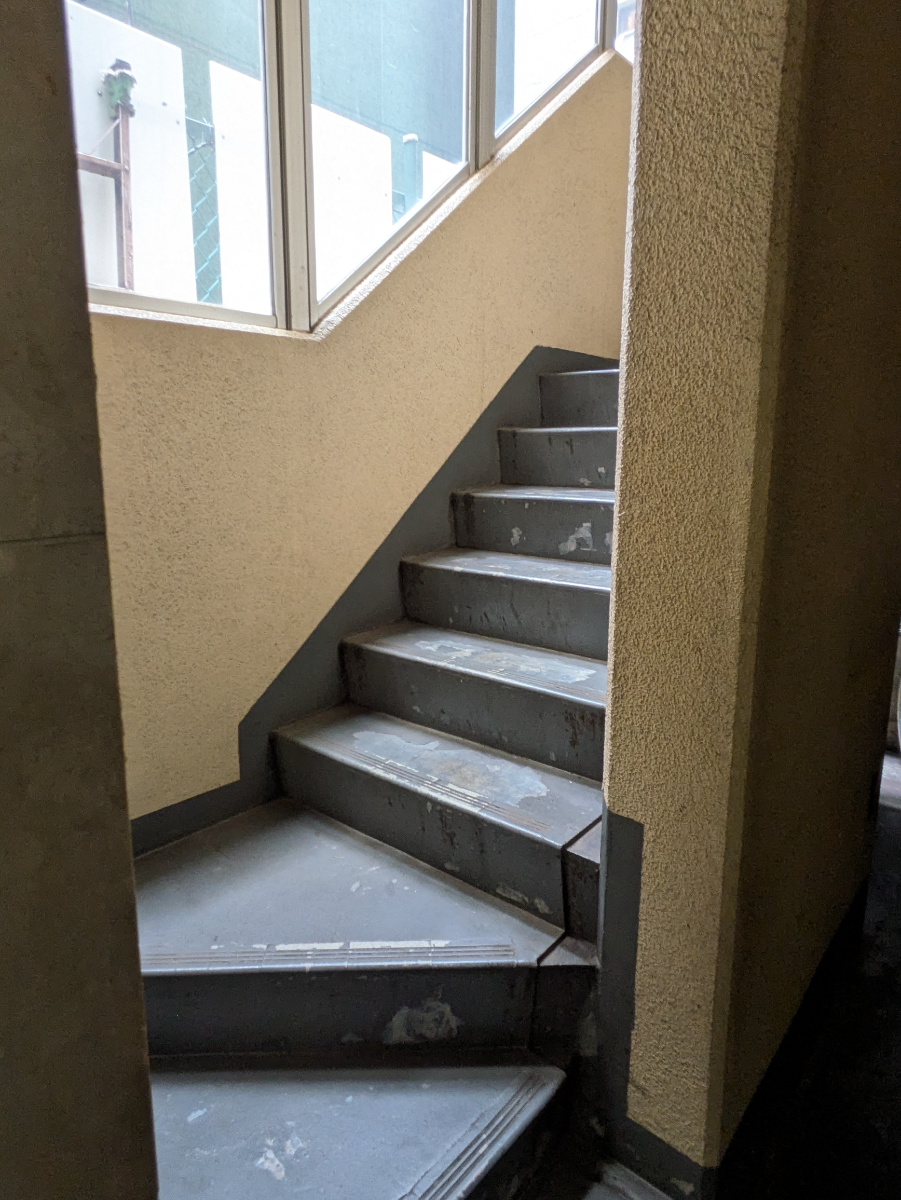 v20250918150711/fresh/building/J00100385122_12