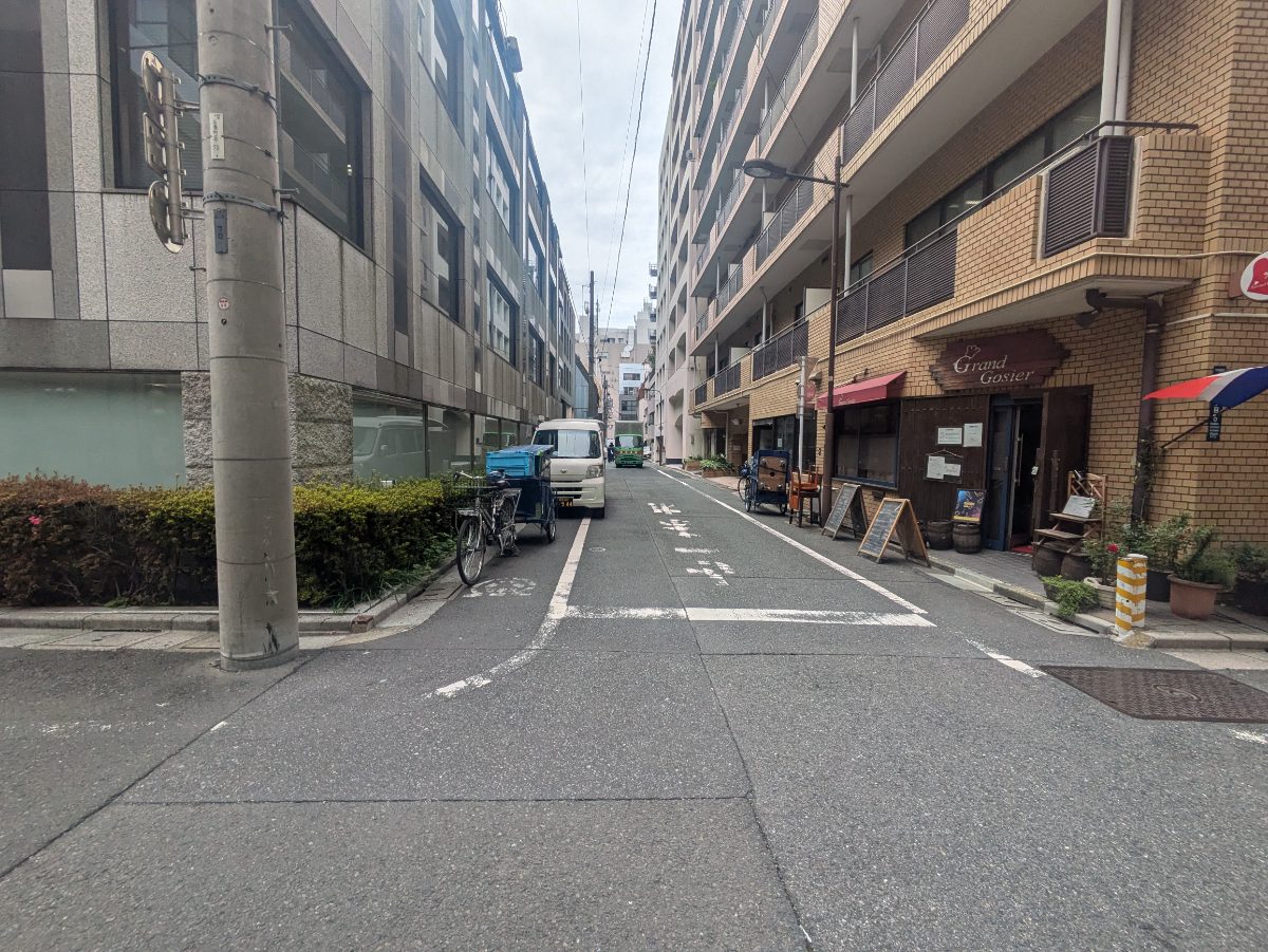 v20250919150704/fresh/building/J00100384131_12