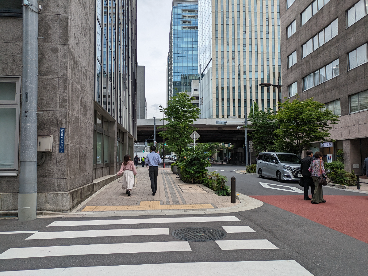 v20250920150703/fresh/building/J00100386180_16