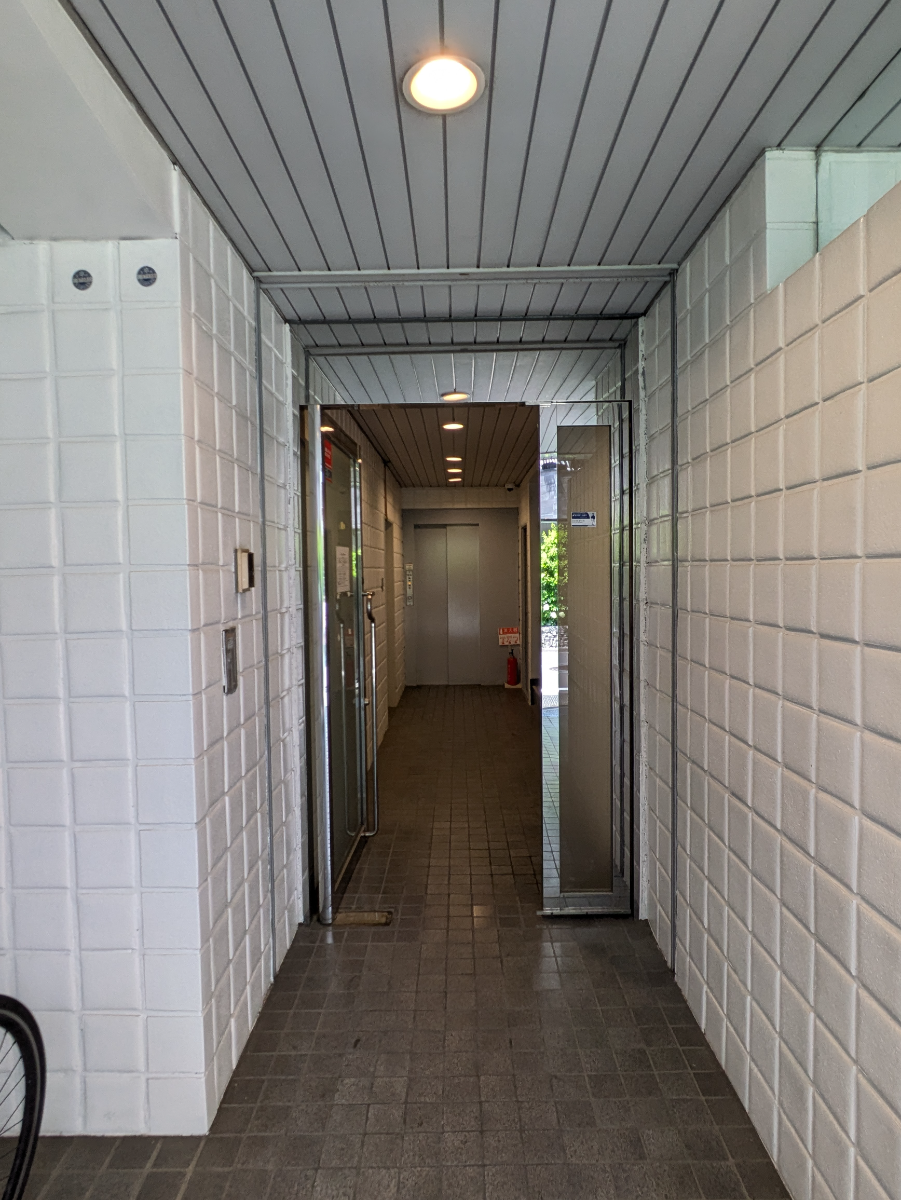 v20250920150703/fresh/building/J00100389823_3