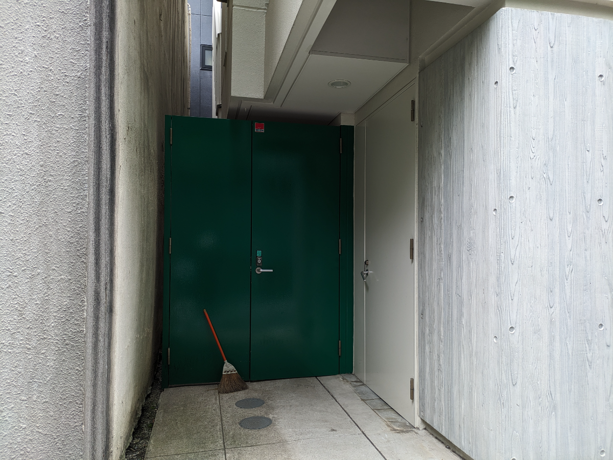 v20250920150703/fresh/building/J00100401831_7