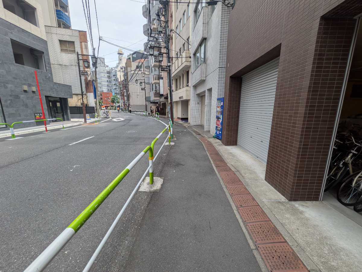 v20250922150703/fresh/building/J00100427282_2