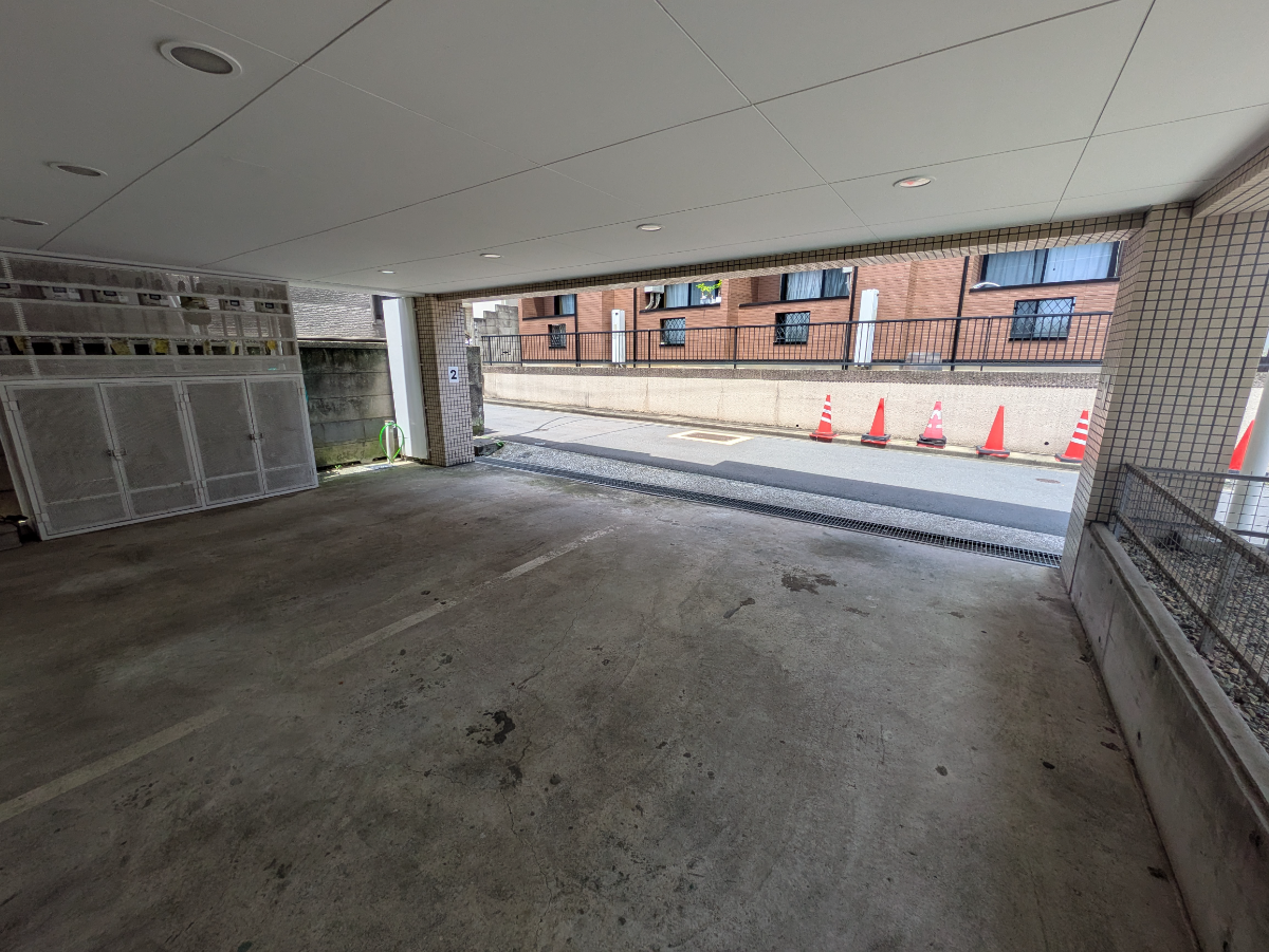 v20250925150706/fresh/building/J00100360499_9