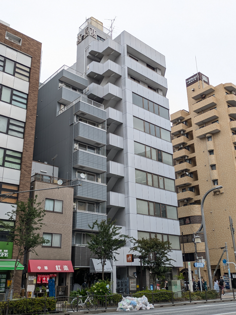 v20250925150706/fresh/building/J00100379305_9