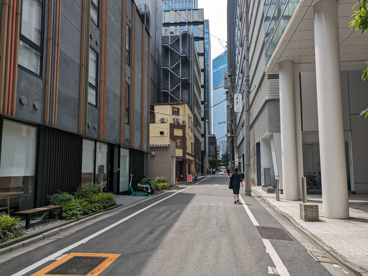v20250925150706/fresh/building/J00100414221_16