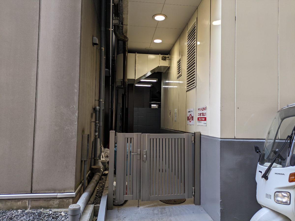 v20250926150705/fresh/building/J00100373748_21