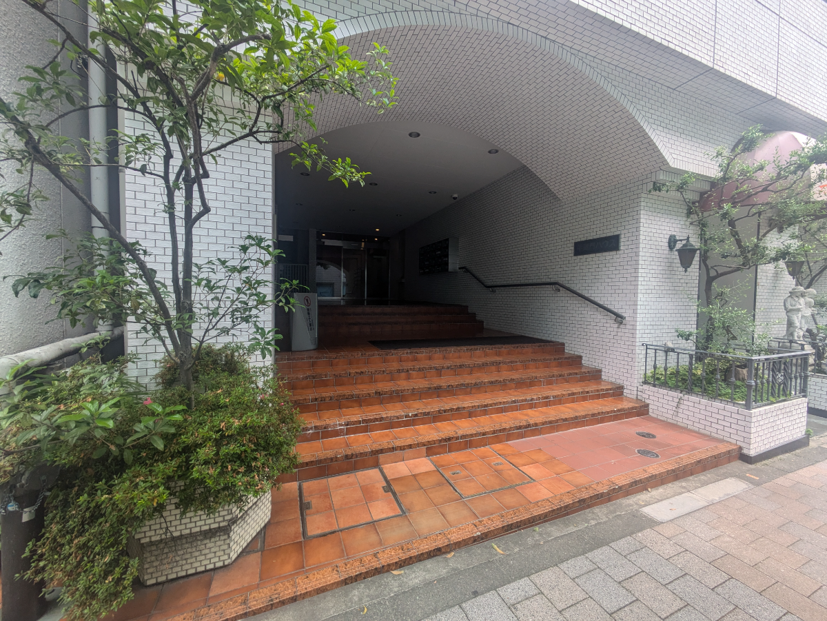 v20250927150705/fresh/building/J00100384013_3