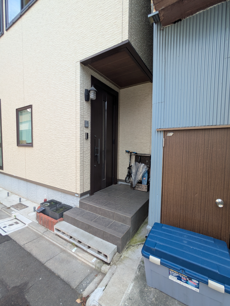 v20250927150705/fresh/building/J00100418213_3