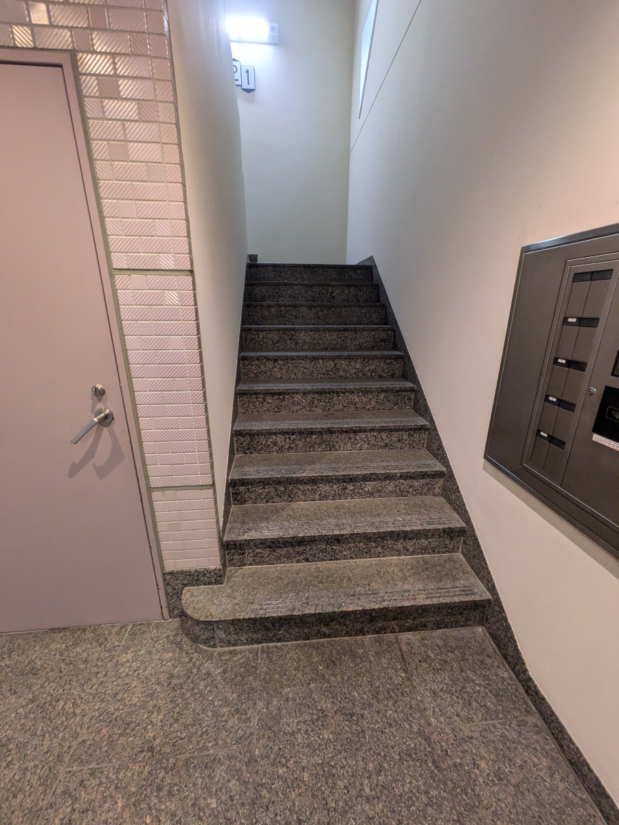 v20250927150706/fresh/building/J00100384404_9