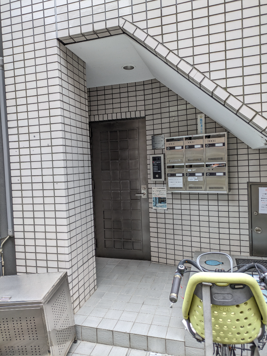 v20250929150708/fresh/building/J00100404928_3