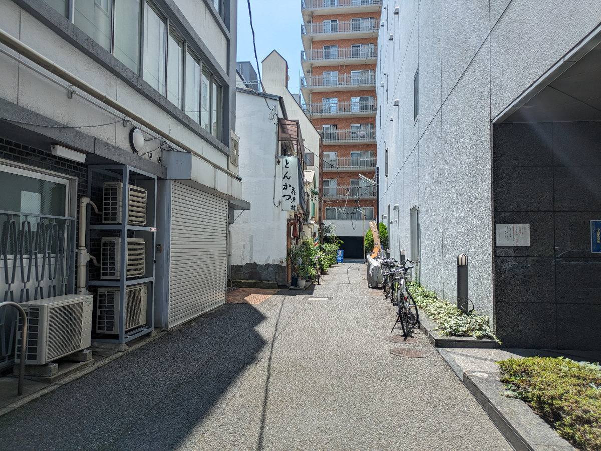 v20251001150706/fresh/building/J00100383445_17