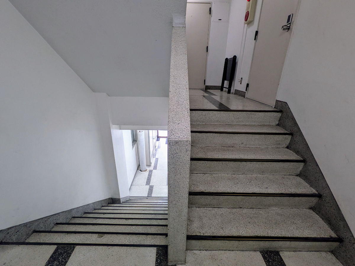 v20251001150706/fresh/building/J00100387826_9