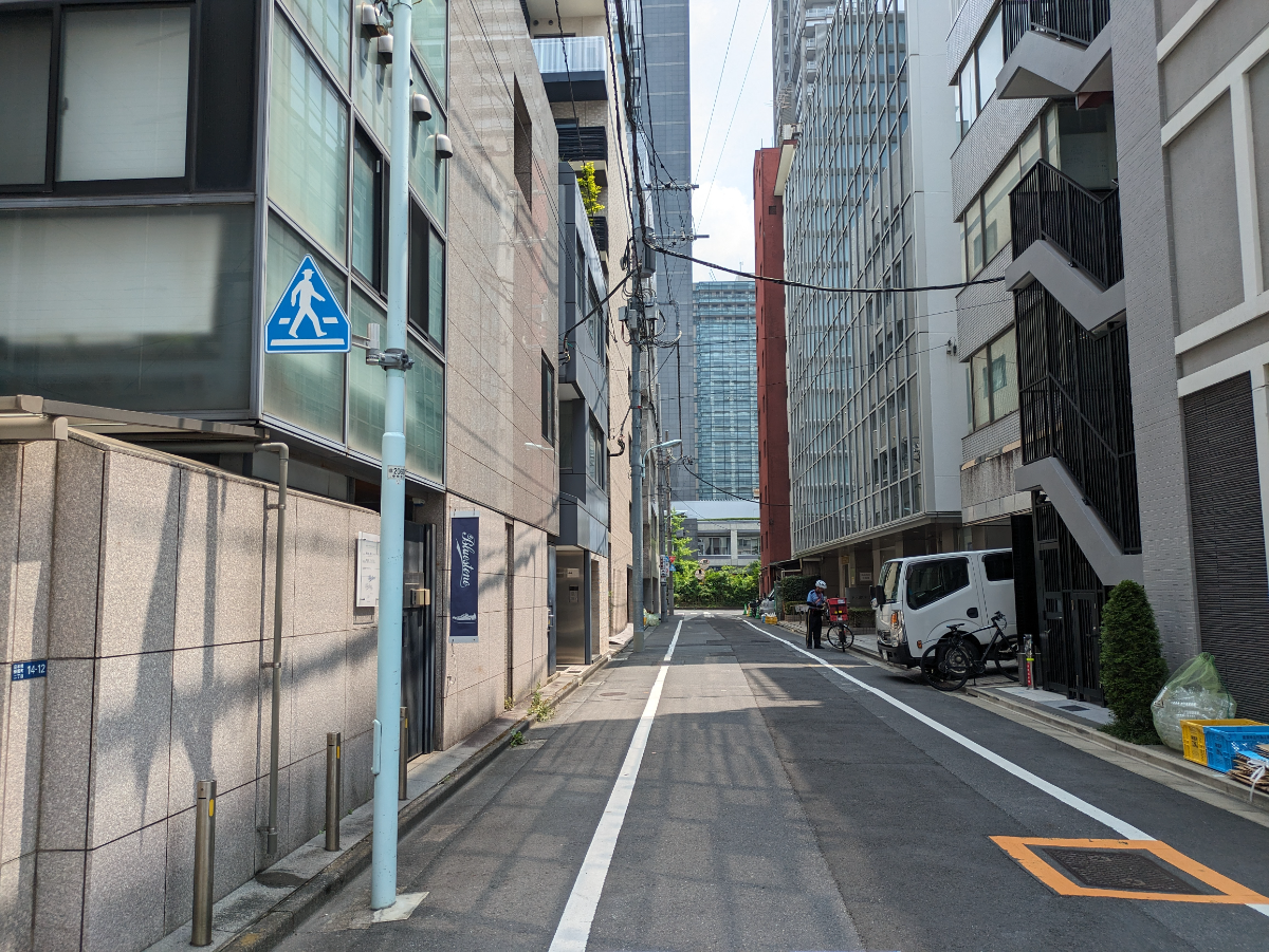 v20251001150706/fresh/building/J00100409841_13