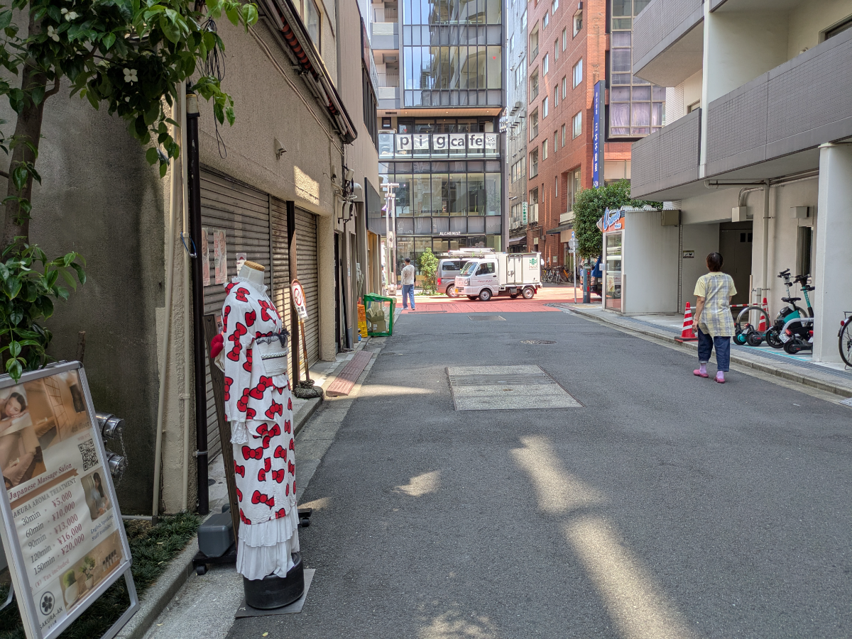 v20251001150706/fresh/building/J00100416103_12