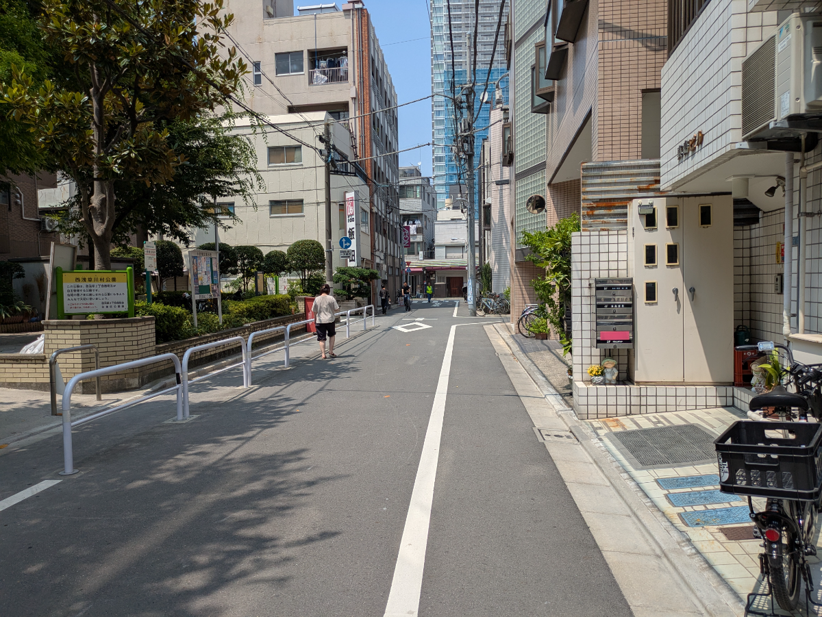 v20251001150706/fresh/building/J00100417709_2