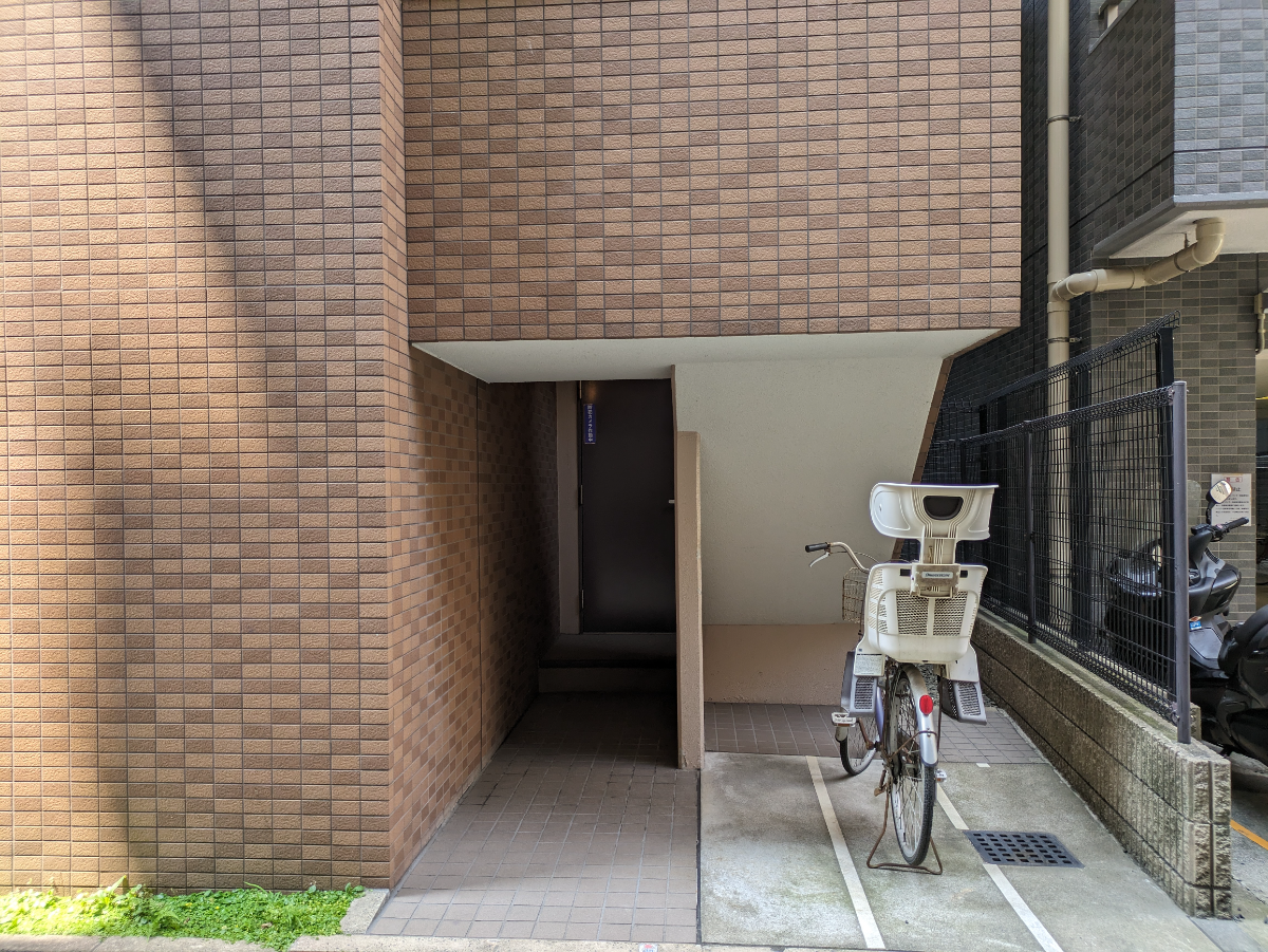 v20251001150706/fresh/building/J00100438528_12