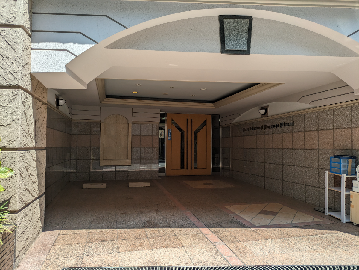 v20251001150706/fresh/building/J00100438528_3