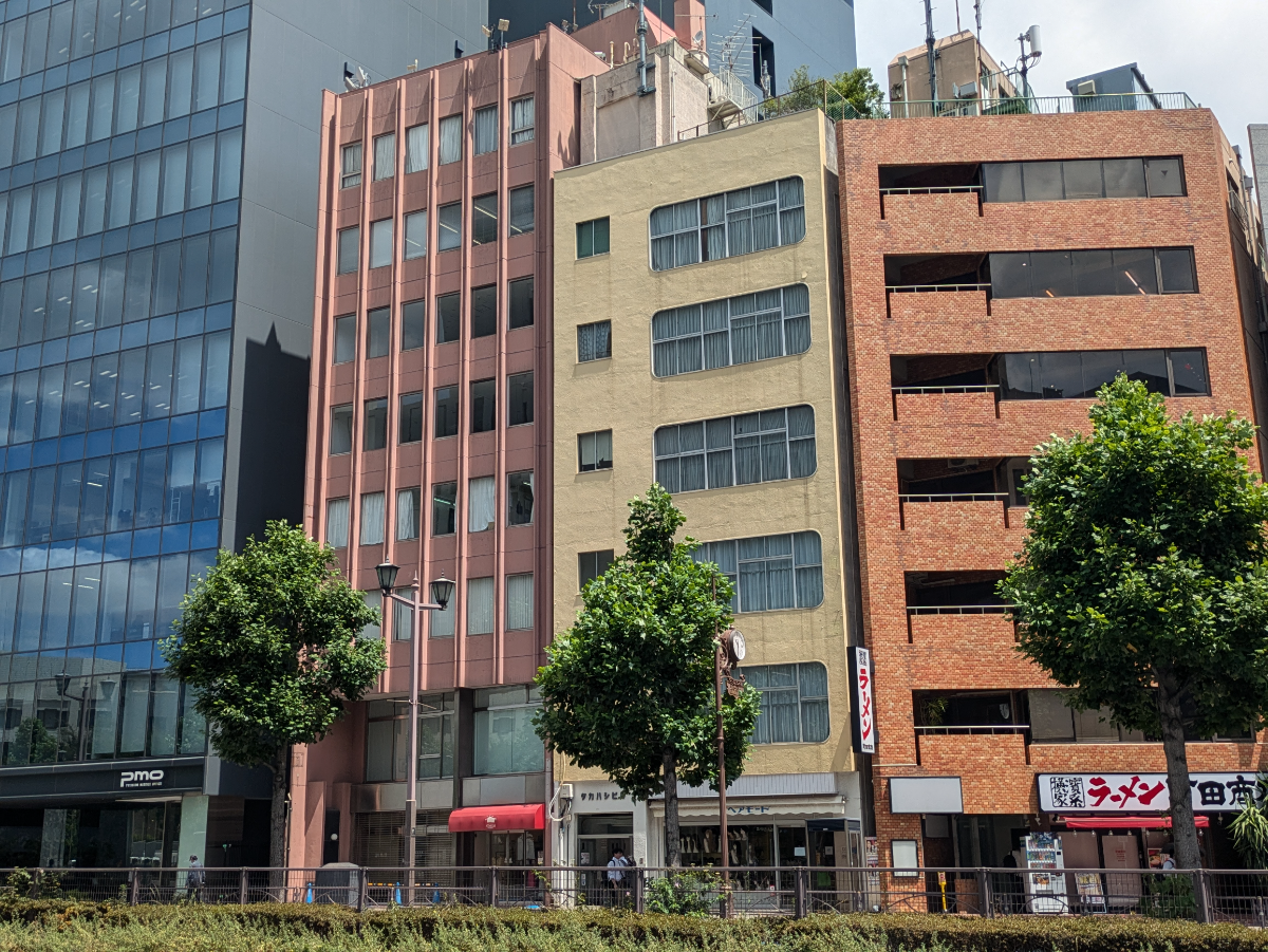 v20251001150706/fresh/building/J00100463696_5