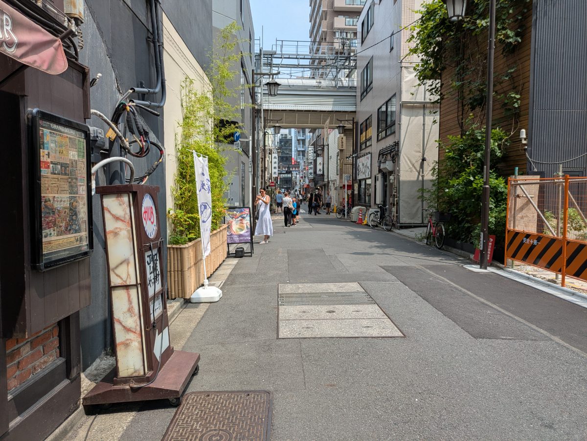 v20251001150706/fresh/building/J00100466942_11