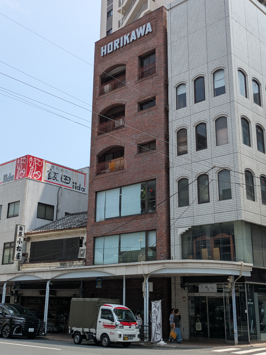 v20251001150706/fresh/building/J00100478795_7