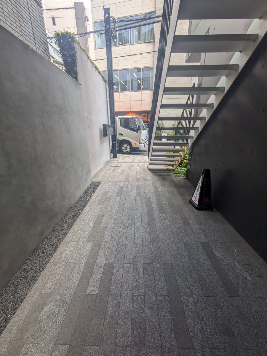 v20251001150706/fresh/building/J00100496372_10