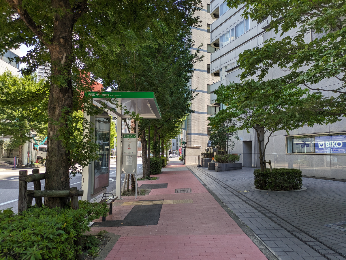 v20251003033705/fresh/building/J00100357308_19