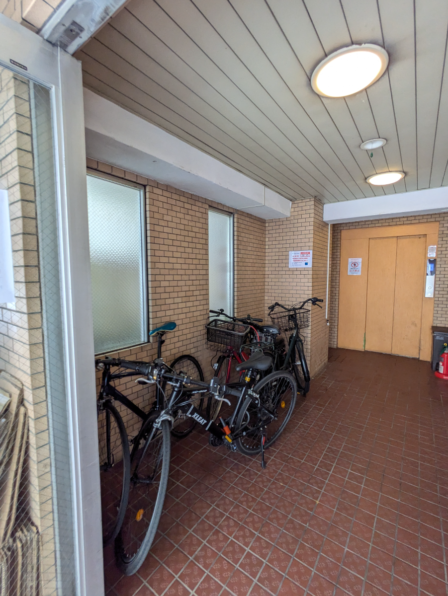 v20251003033705/fresh/building/J00100366508_15