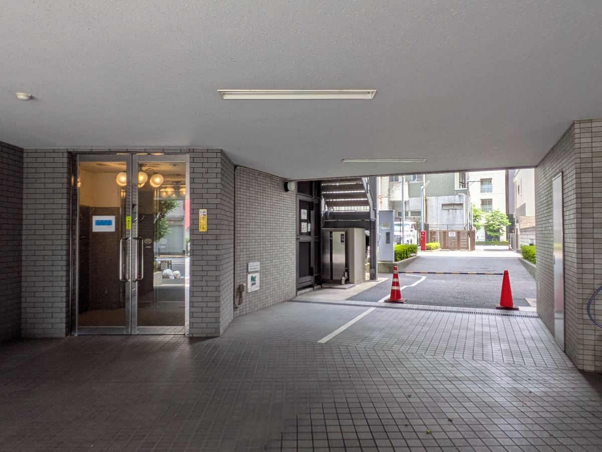 v20251003033705/fresh/building/J00100366513_12