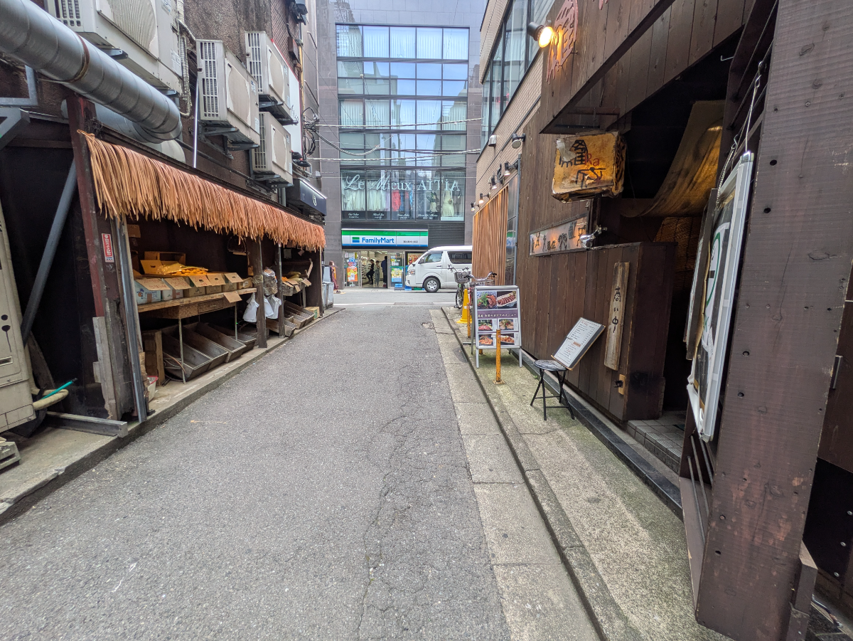v20251003033705/fresh/building/J00100373685_13